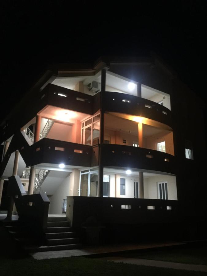 Apartments Vali ウルツィニ エクステリア 写真