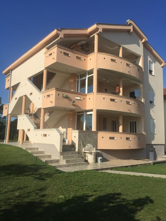 Apartments Vali ウルツィニ エクステリア 写真
